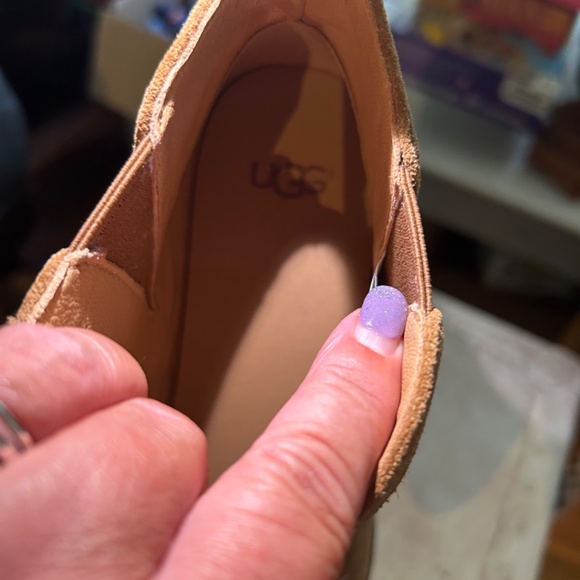 Uggs Chelsea bootie suede size 10 - Picture 9 of 10